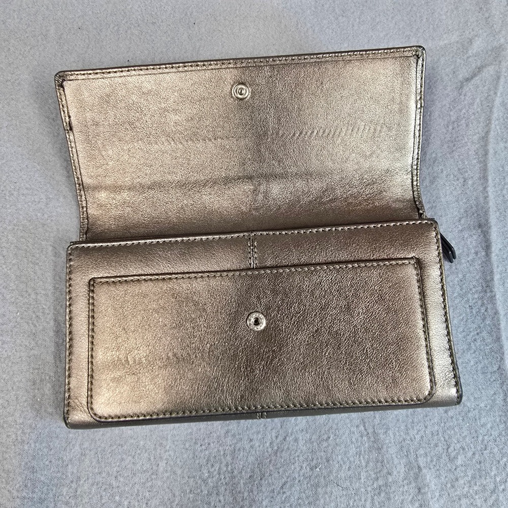 Coach Metallic Bronze Leather Pleated Trifold Wallet Snap Closure 12 Card Slots - Picture 6 of 8